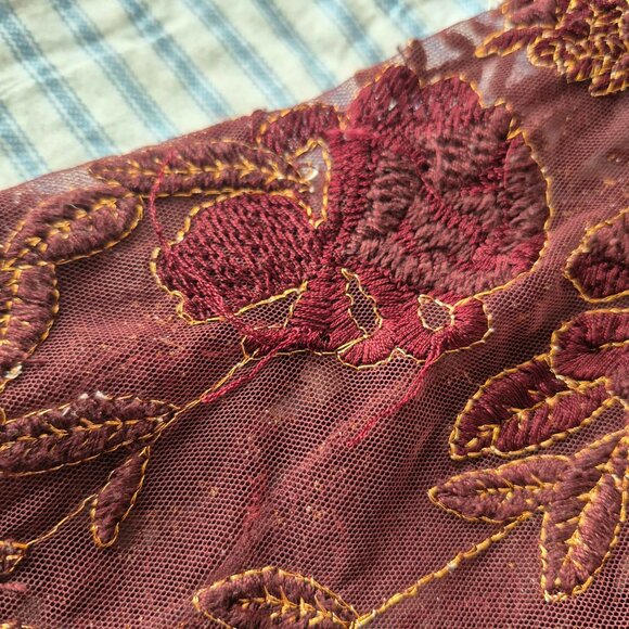 🍄50% FREE PEOPLE Burgundy Embroidered Top Sz M - Picture 2 of 12